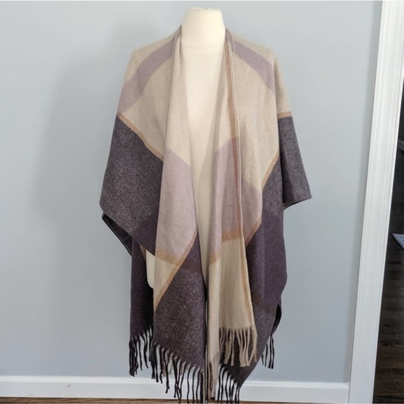 ⭐ Woolrich Pink Grey Cream Fringe Sweater Poncho One Size - Picture 1 of 5
